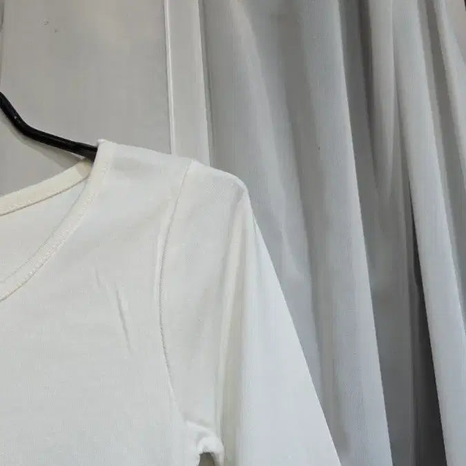 [BUNJANG] Ivory Short Sleeve Top with Asymmetrical Hem / 7부 밑단유 언발 아이보리 반팔