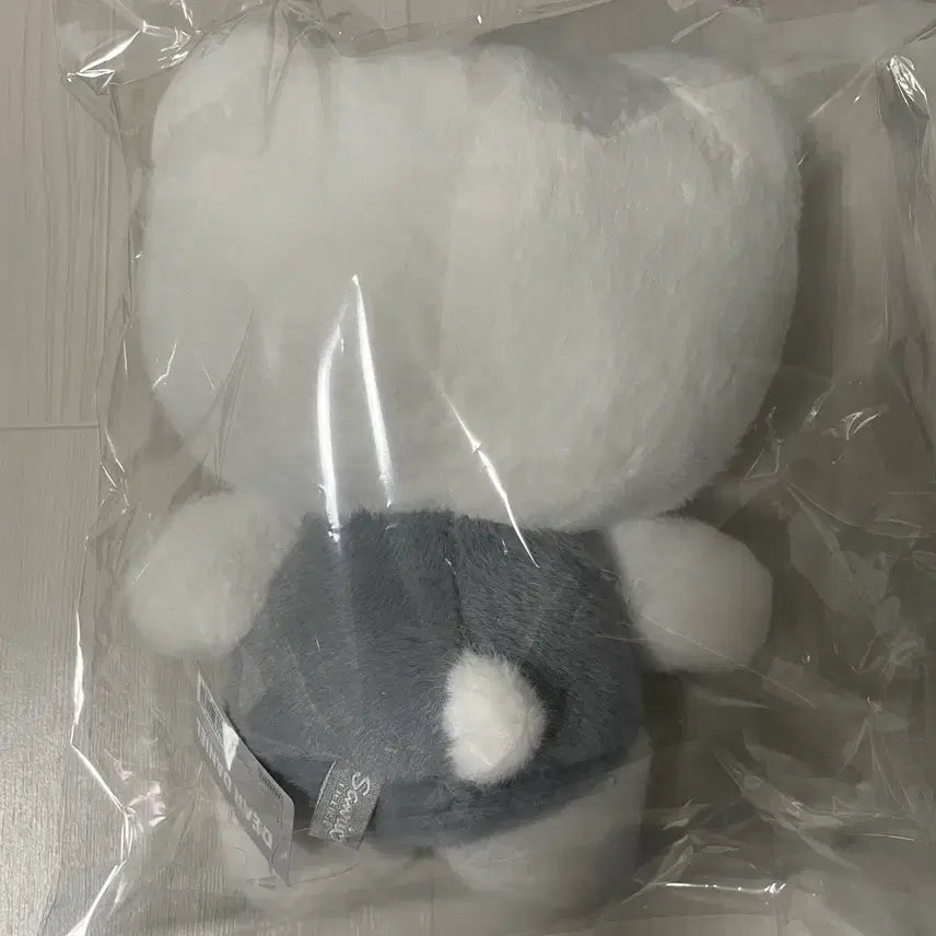 [BUNJANG] Sanrio Monotone Gray Deer Daniel Kitty Medium Plush 25cm / 산리오 모노톤 그레이 흑백 디어다니엘 키티 25cm 중형 인형