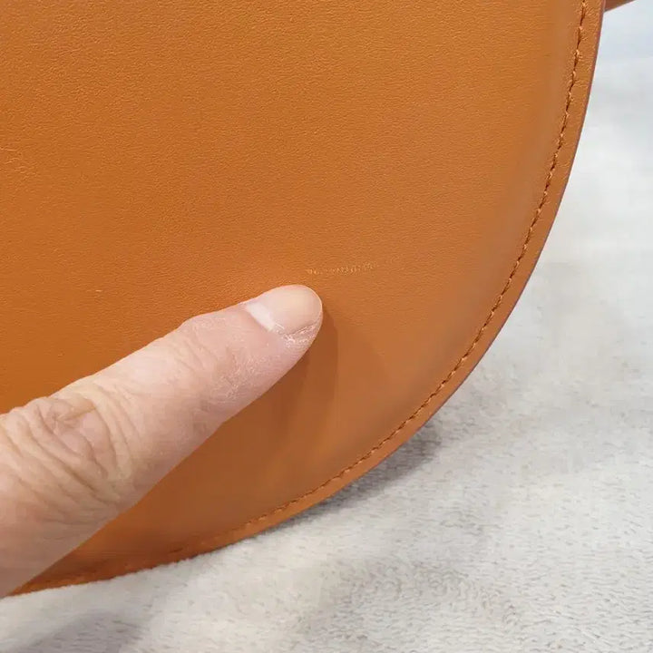 [BUNJANG] Laraout Mango Bag Camel Shoulder Bag / 라라우트 망고백 카멜로 숄더백