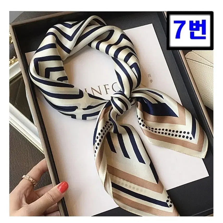 [BUNJANG] Patterned Silk Scarf Bandana Hair Accessory / 패턴 스카프 반다나 헤어 악세사리