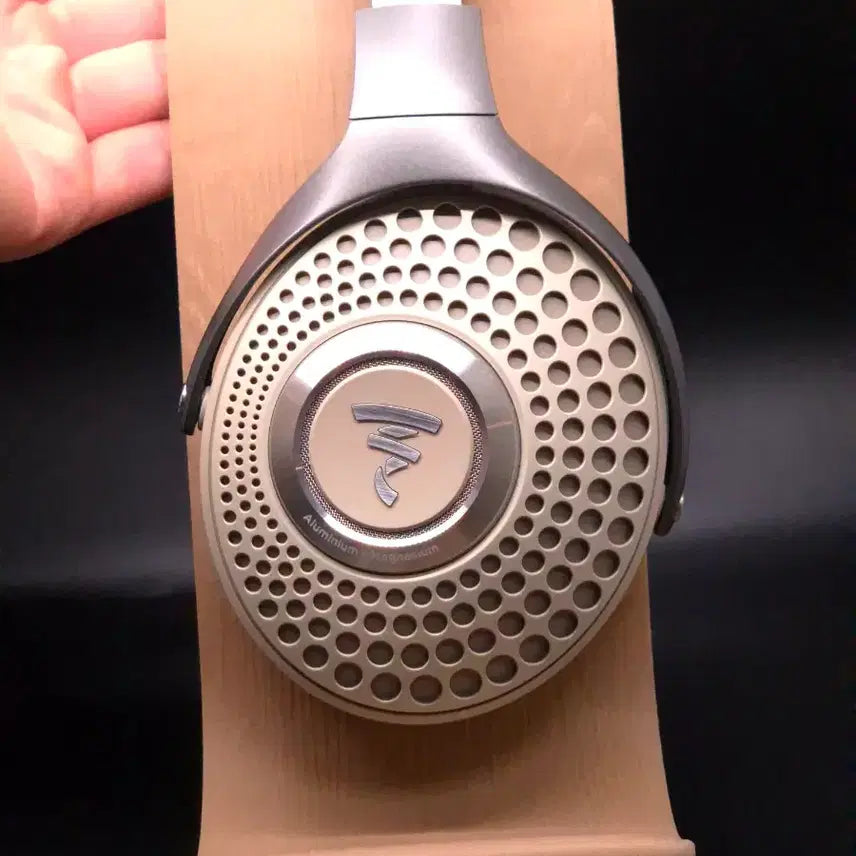 [BUNJANG] Focal Bathys Noise Cancelling Wireless Headphones Dune / 포칼 베티스 듄 FOCAL Bathys 노이즈 캔슬링 무선 헤드폰