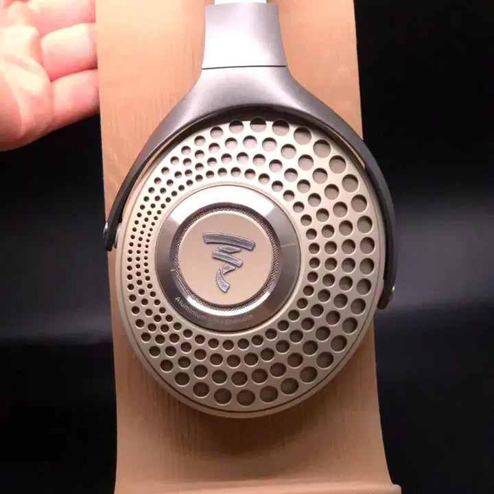 [BUNJANG] Focal Bathys Noise Cancelling Wireless Headphones Dune / 포칼 베티스 듄 FOCAL Bathys 노이즈 캔슬링 무선 헤드폰