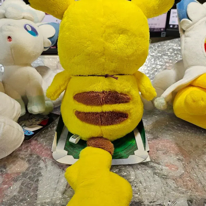[BUNJANG] Pokemon Center Pikachu Plush (Rare Tail Design) / 피카츄 포케센 정품 희귀