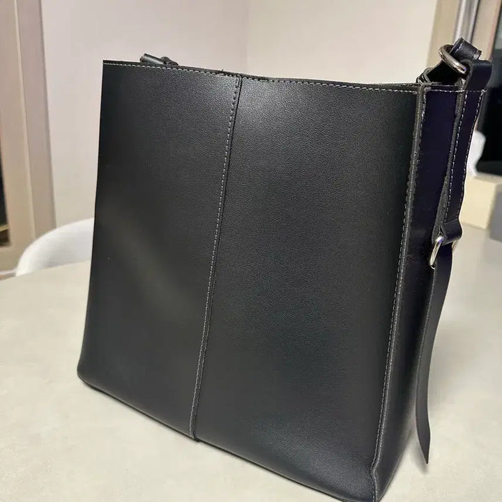 [BUNJANG] Black Leather Shoulder Bag / 블랙 가죽 숄더백 * 빅백 * 블랙 스티치 백