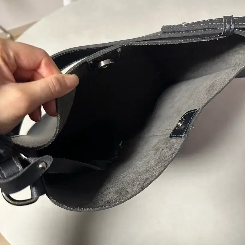 [BUNJANG] Black Leather Shoulder Bag / 블랙 가죽 숄더백 * 빅백 * 블랙 스티치 백