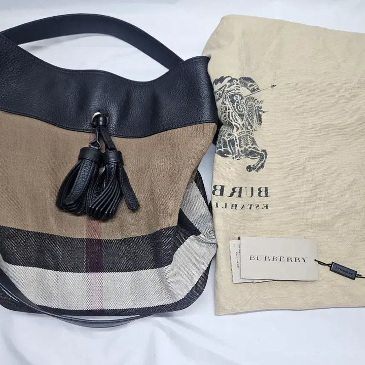[BUNJANG] Burberry Hobo Bag / 정품 버버리 호보백