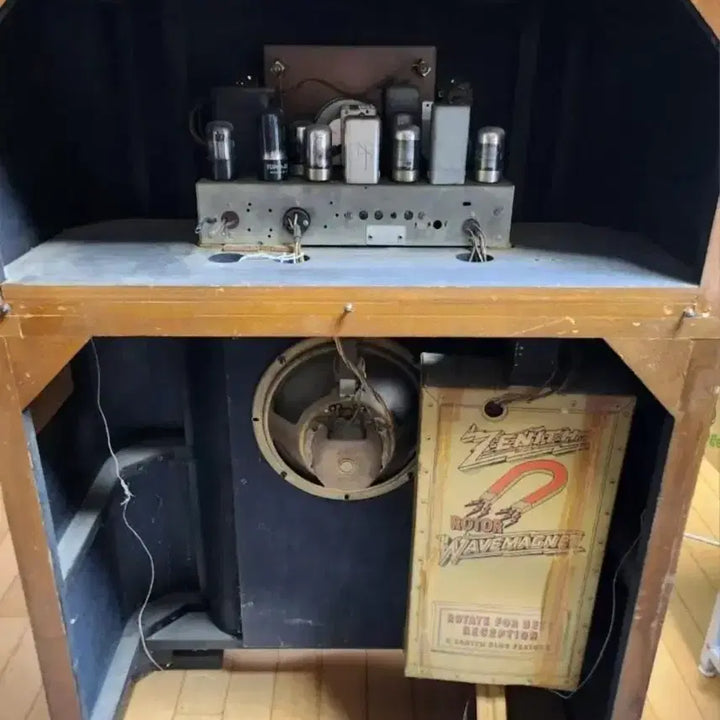[BUNJANG] Zenith Tube Radio Floor Console / 빈티지 1930~1940년대 Zenith Tube Radio 플로어 콘솔