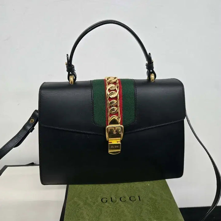 [BUNJANG] Gucci Sylvie Medium Top Handle Bag / [정품] 구찌 실비 미디엄 탑핸들백