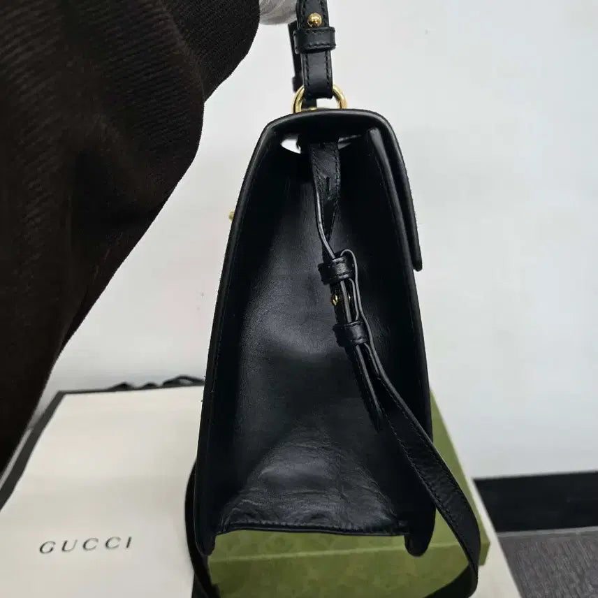 [BUNJANG] Gucci Sylvie Medium Top Handle Bag / [정품] 구찌 실비 미디엄 탑핸들백