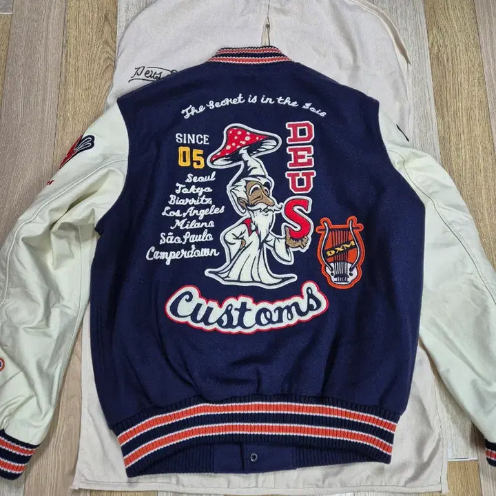 [BUNJANG] Deus Ex Machina Varsity Jacket / 데우스 엑스 마키나 바시티 자켓