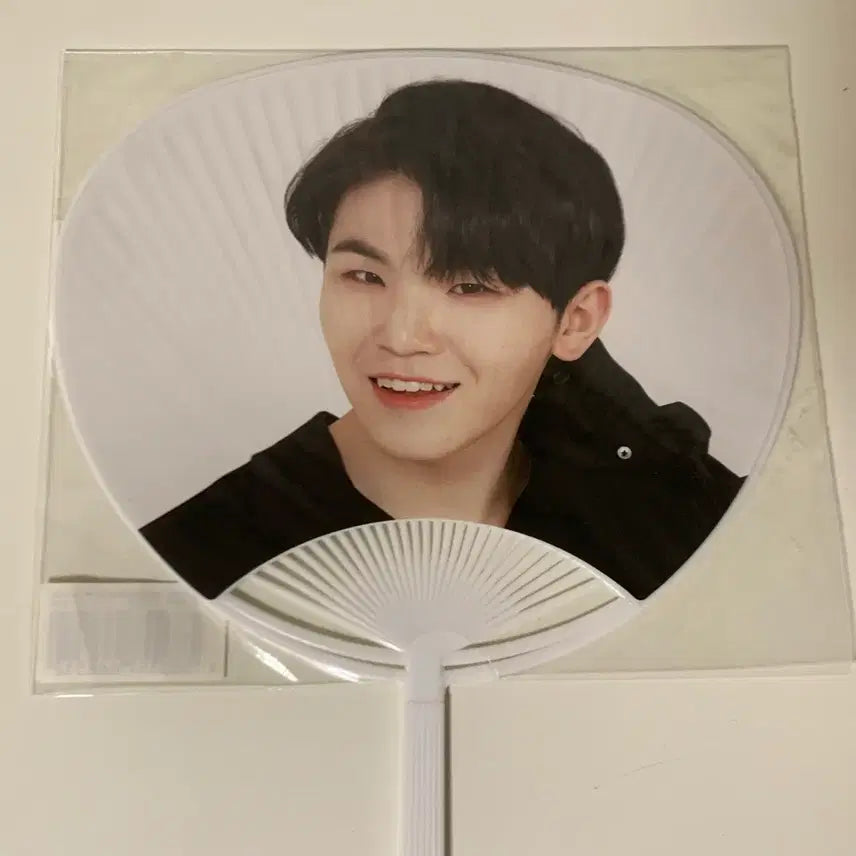 [SOLD OUT] 세븐틴 우지 우치와 부채 일본콘서트 굿즈