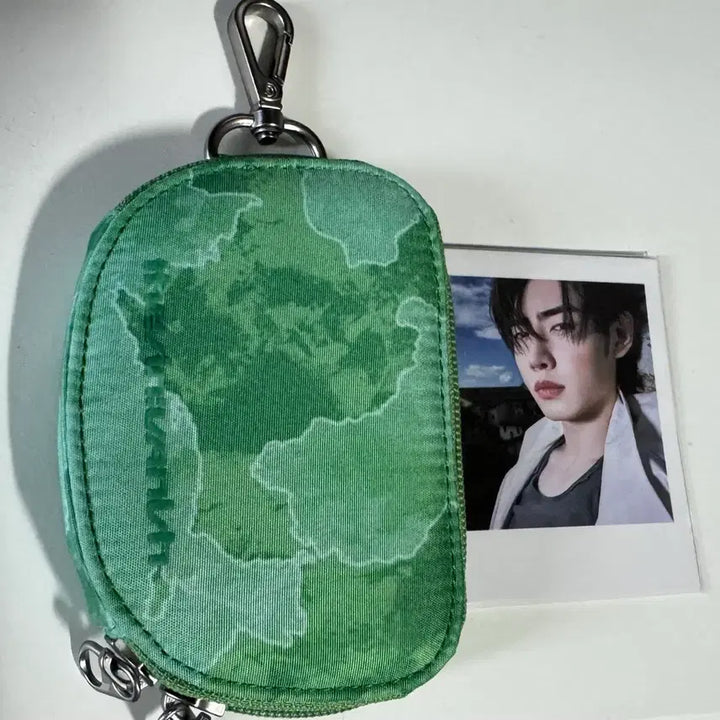 [BUNJANG] ENHYPEN Sunghoon Pouch with Polaroid / 엔하이픈 팝업 공식굿즈 성훈파우치양도