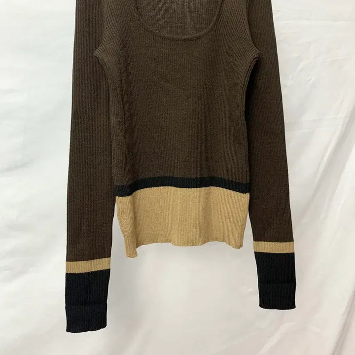 [BUNJANG] Dolce &amp; Gabbana Ribbed Knit Top / 돌체앤가바나 리브드 니트 탑