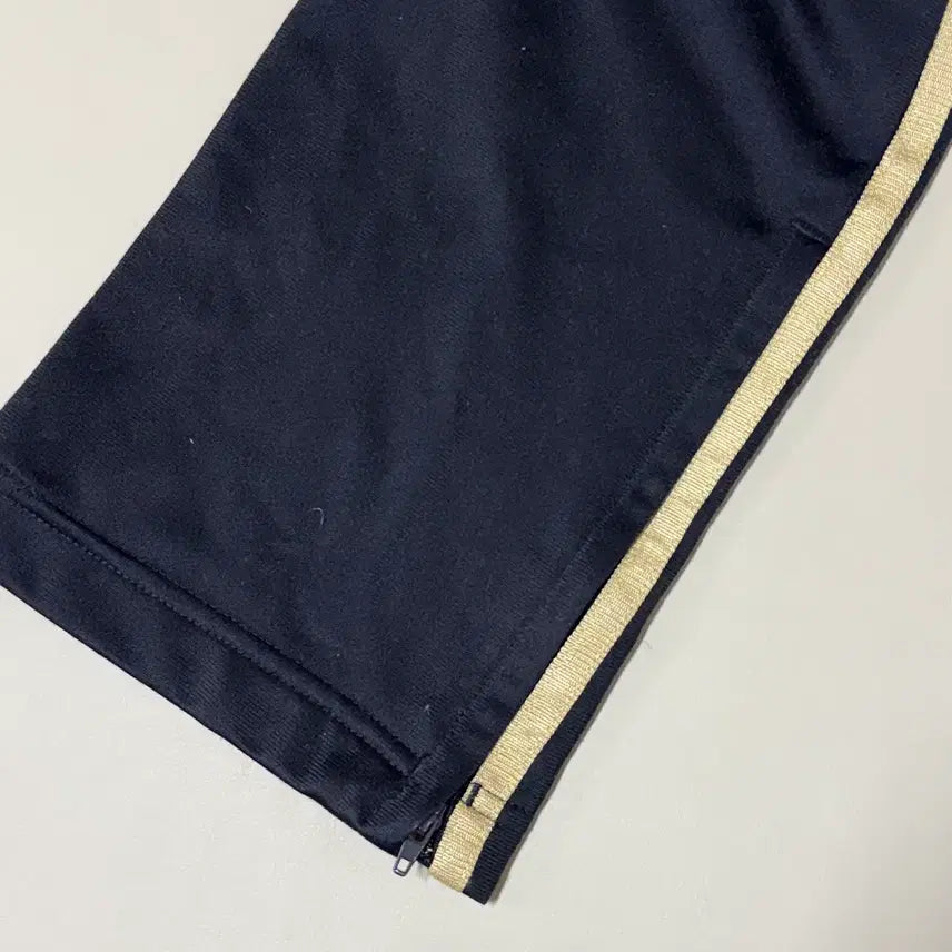[BUNJANG] Adidas Track Pants Black/Gold / 아디다스 트랙팬츠 100 블랙/골드