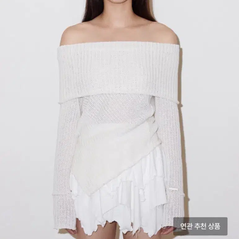 [BUNJANG] Pollysuem Off-Shoulder Knit Top / 폴리수엠 오프숄더 니트 화이트