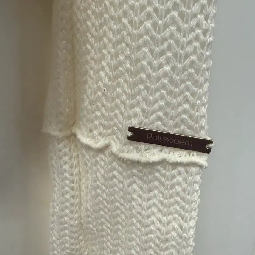 [BUNJANG] Pollysuem Off-Shoulder Knit Top / 폴리수엠 오프숄더 니트 화이트