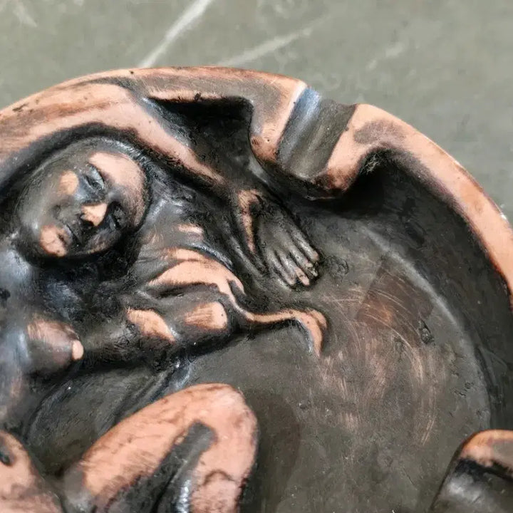 [BUNJANG] Vintage Carved Lady Ashtray / 빈티지 여성 조각 재떨이