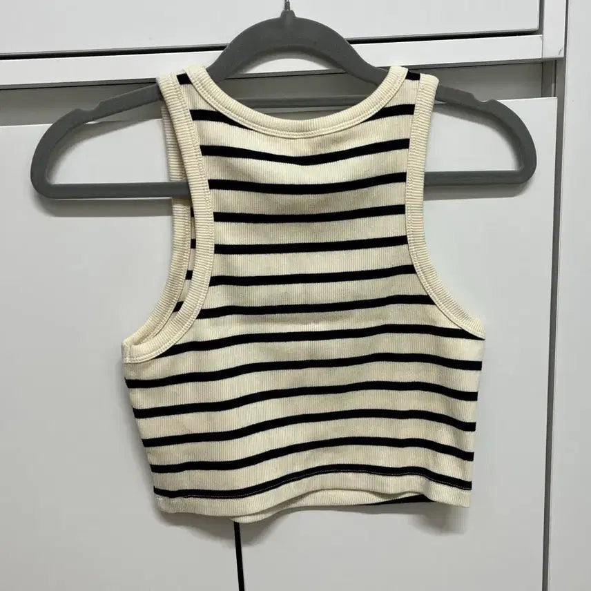 [BUNJANG] H&amp;M Striped Cami Tank Top / H&amp;M 스트라이프 끈 나시 티셔츠
