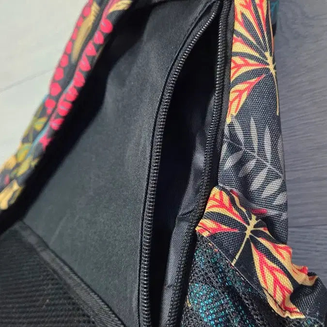 [BUNJANG] KAVU Pattern Sling Bag Backpack / [직구/새상품] KAVU 패턴 슬링백 크로스백 백팩 가방
