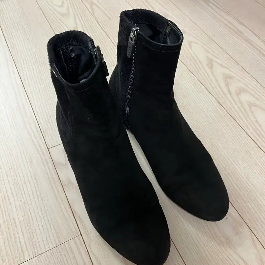 [BUNJANG] Sera Suede Ankle Boots / 세라 스웨이드 앵클 부츠