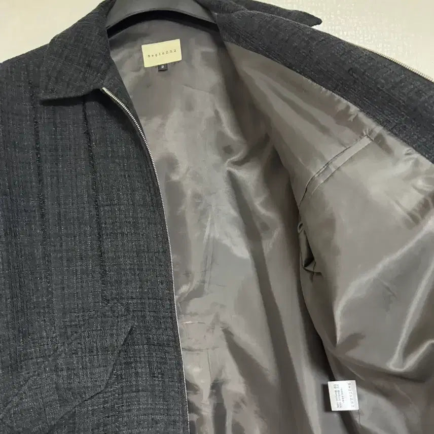 [BUNJANG] Begin202 Cut-Off Tweed Blouson Jacket 2 / 비긴202 컷오프 트위드 블루종 2