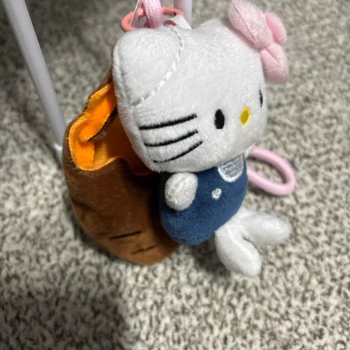 [BUNJANG] Hello Kitty Roasted Chestnut Plush Keychain New / 헬로키티 군밤 인형 키링 새상품