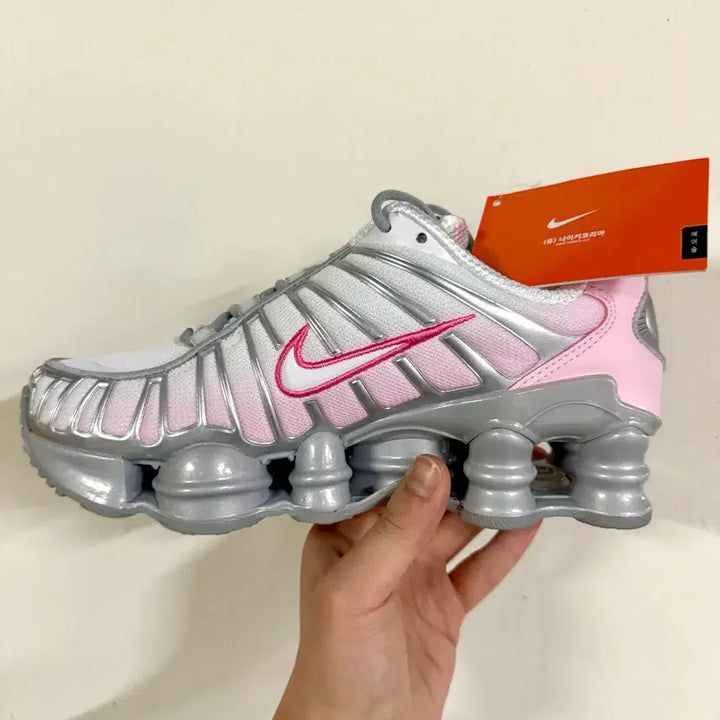 [SOLD OUT] (230)(새상품)나이키 스니커즈 샥스 tl 메탈릭 실버 핑크