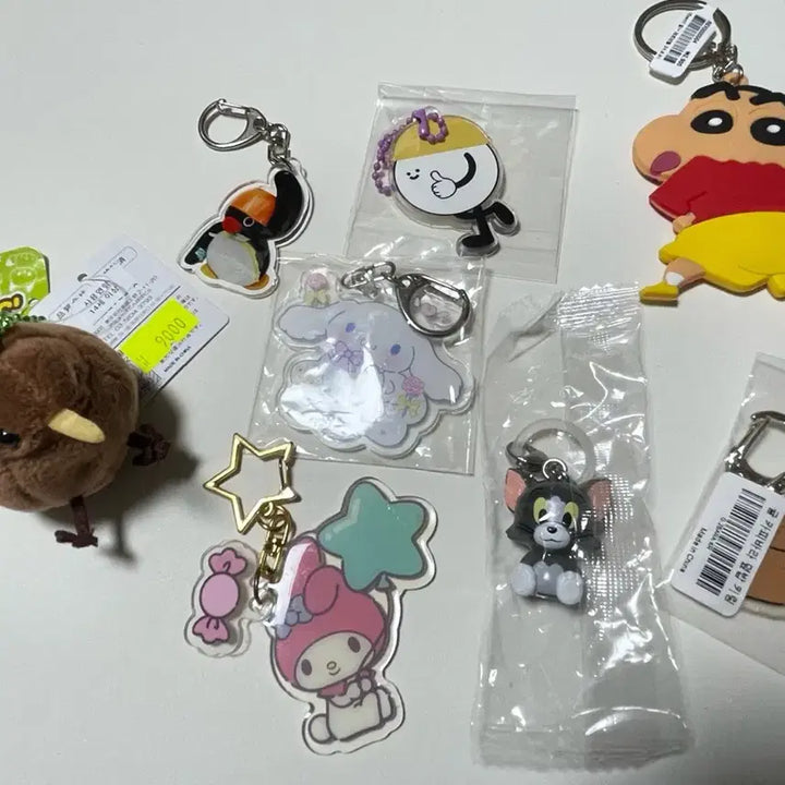 [BUNJANG] Character Keyring Bundle (Pingu, My Melody, Shin-chan, etc.) / 각종 캐릭터 키링(핑구/마이멜로디/짱구 등) 열쇠고리 백참