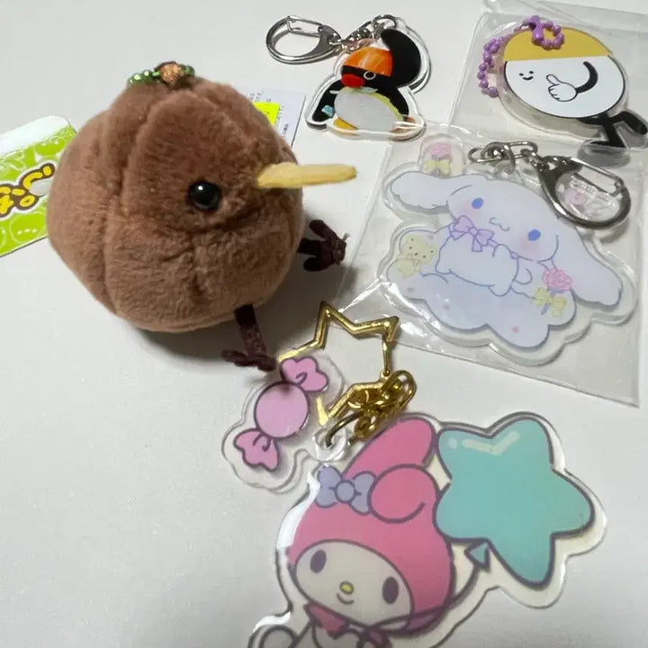[BUNJANG] Character Keyring Bundle (Pingu, My Melody, Shin-chan, etc.) / 각종 캐릭터 키링(핑구/마이멜로디/짱구 등) 열쇠고리 백참
