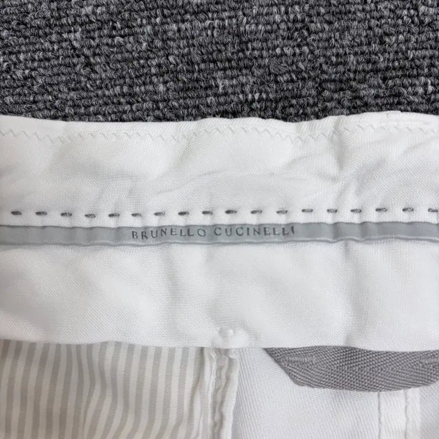 [BUNJANG] Brunello Cucinelli White Cargo Shorts / 브루넬로 쿠치넬리 화이트 카고 반바지
