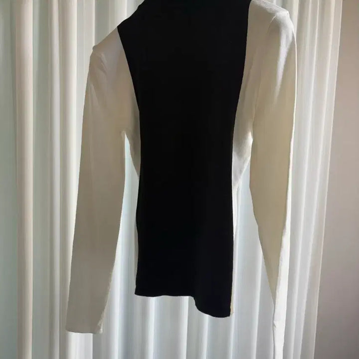 [SOLD OUT] 블러썸에이치컴퍼니 디 컬러블럭 니트