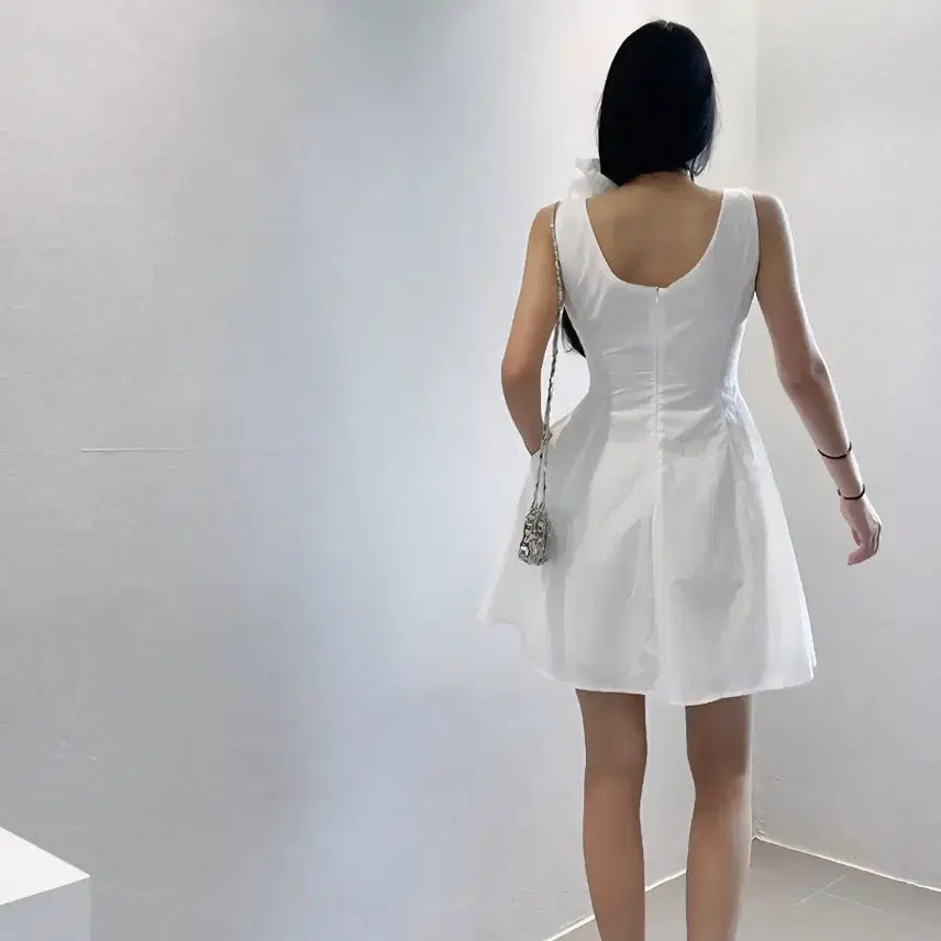 [BUNJANG] White Sleeveless Flare Dress / 화이트 민소매 플레어 원피스