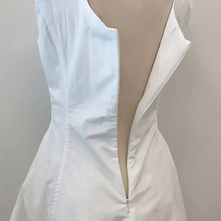 [BUNJANG] White Sleeveless Flare Dress / 화이트 민소매 플레어 원피스