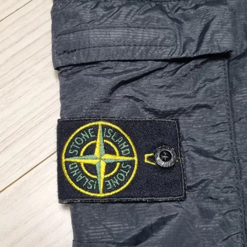 [BUNJANG] Stone Island Seersucker Nylon Pants / 스톤아일랜드 시어서커 나일론 팬츠