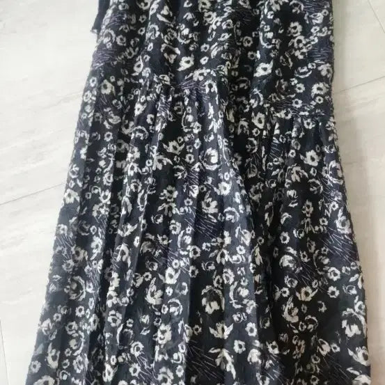 [BUNJANG] Time Flower Pattern Skirt (Size 44) / 타임 플라워 스커트 44사이즈