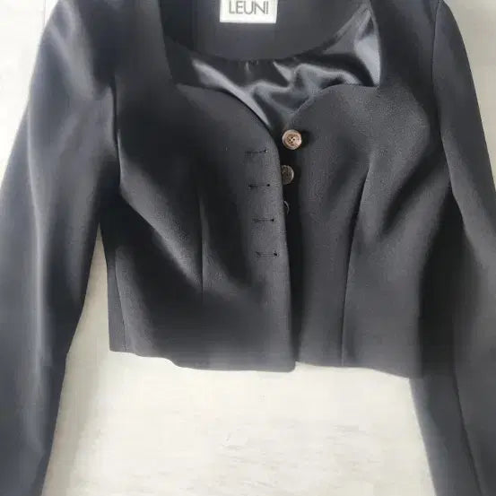 [BUNJANG] LEUNI Heart Neck Jacket / LEUNI 하트넥 자켓