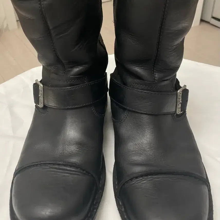 [BUNJANG] UGG Engineer Boots / 어그 엔지니어 부츠