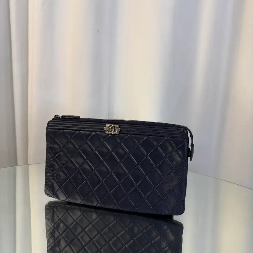[BUNJANG] Chanel Lambskin Boy Double Zipper Pouch / 샤넬 램스킨 보이 더블 지퍼 파우치