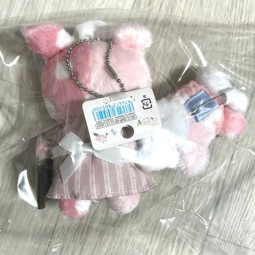 [SOLD OUT] 산리오 센티멘탈 서커스 호텔 메이드 키링 누이 인형 + 뱃지 일괄