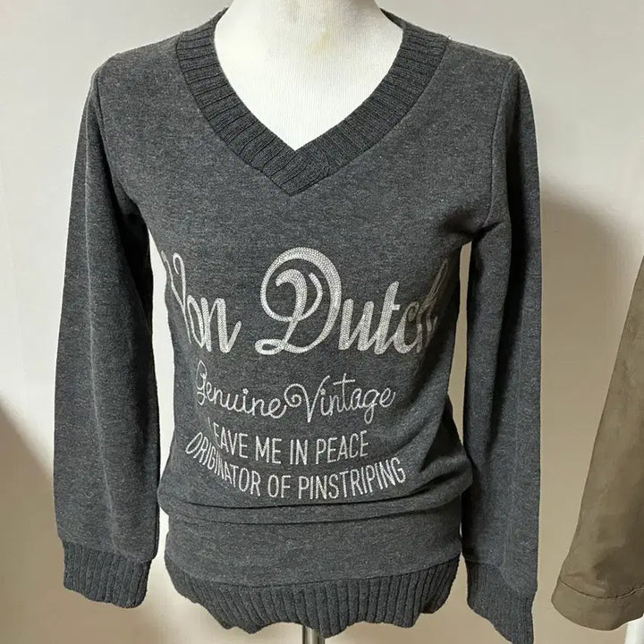 [BUNJANG] W2K V-Neck Knit Sweater / 와투케 브이넥 니트