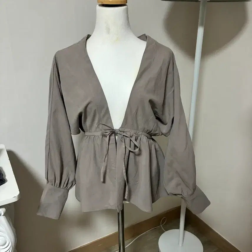[BUNJANG] Brown Shirred Tie Blouse / 브라운 셔링 끈 블라우스