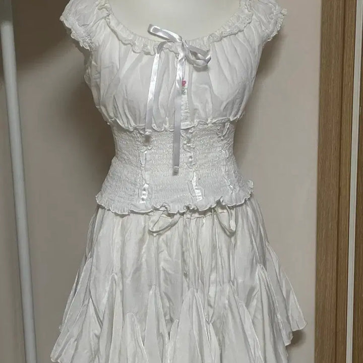 [BUNJANG] White Shirred Blouse &amp; Skirt Set / 화이트 셔링 블라우스 &amp; 스커트 세트