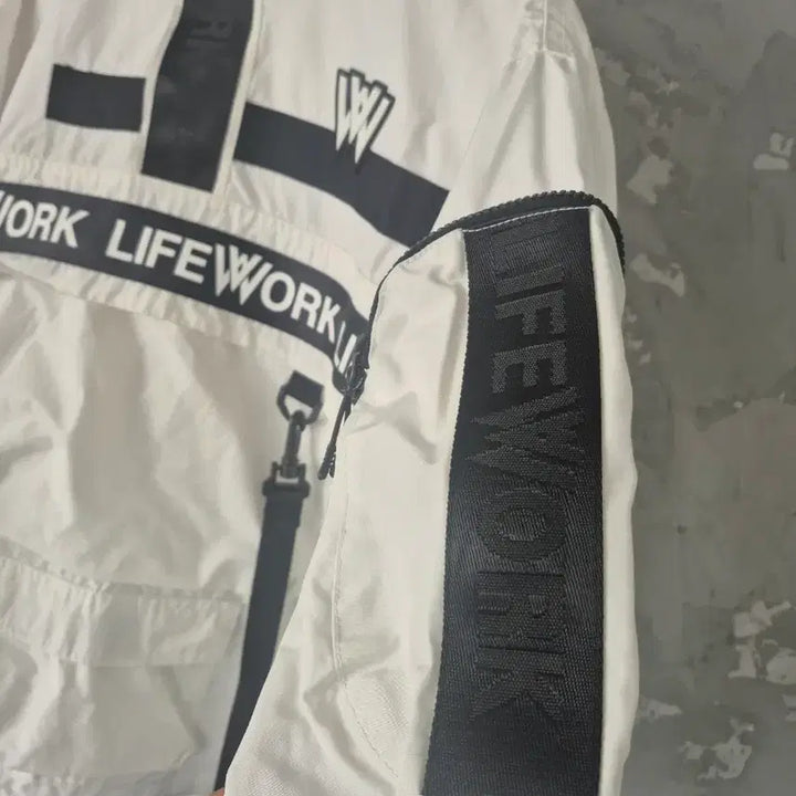 [BUNJANG] Life Work White Anorak Windbreaker M / 라이프워크 화이트 아노락 바람막이 M