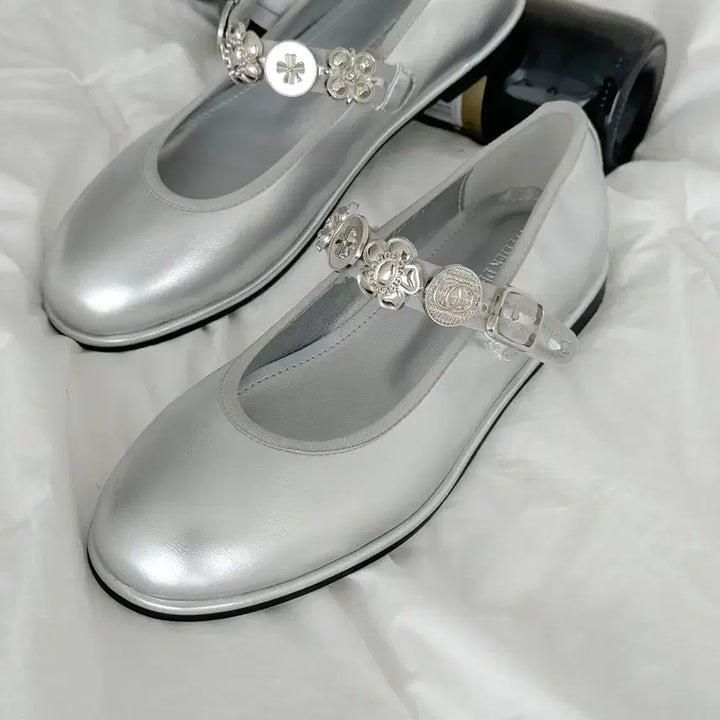 [BUNJANG] Silver Embellished Strap Flat Shoes / (30,35,40,55))실버 장식 스트랩 플랫슈즈 5025