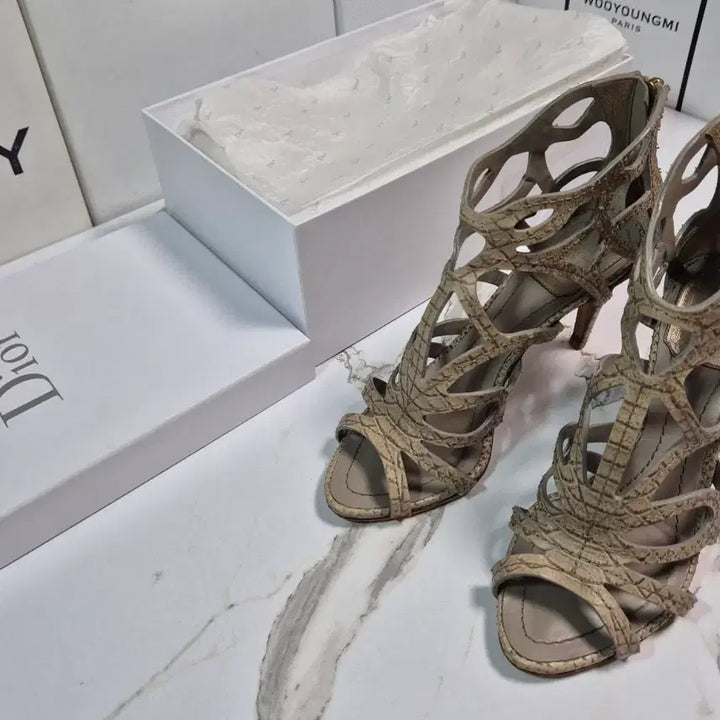 [BUNJANG] Dior Paradise Python Embossed Leather Sandals Heels / (정품) 디올 파라다이스 파이썬 엠보싱 가죽 샌들 힐 구두 36.5