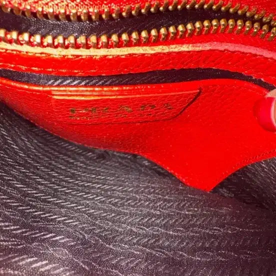 [BUNJANG] Prada Leather Shoulder Bag Red / 프라다 가죽 숄더백 레드