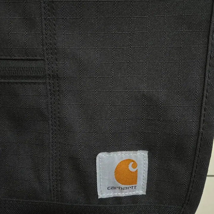 [BUNJANG] Carhartt Black Messenger Bag / 칼하트 블랙 메신저 백