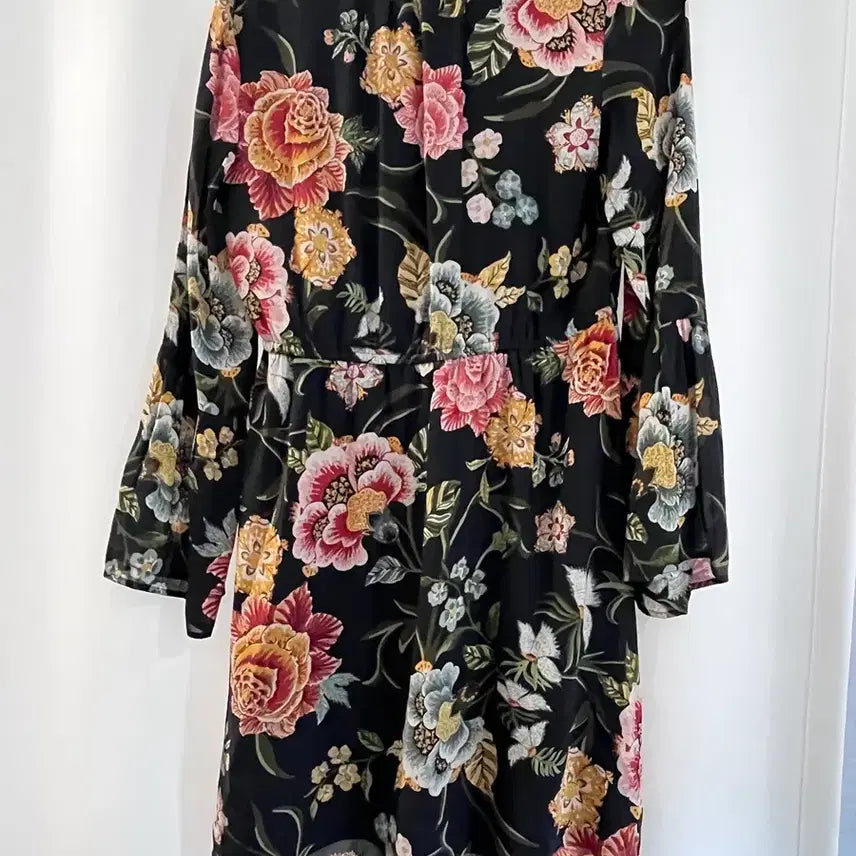 [SOLD OUT] 블랙 플라워 롱 원피스 꽃무늬