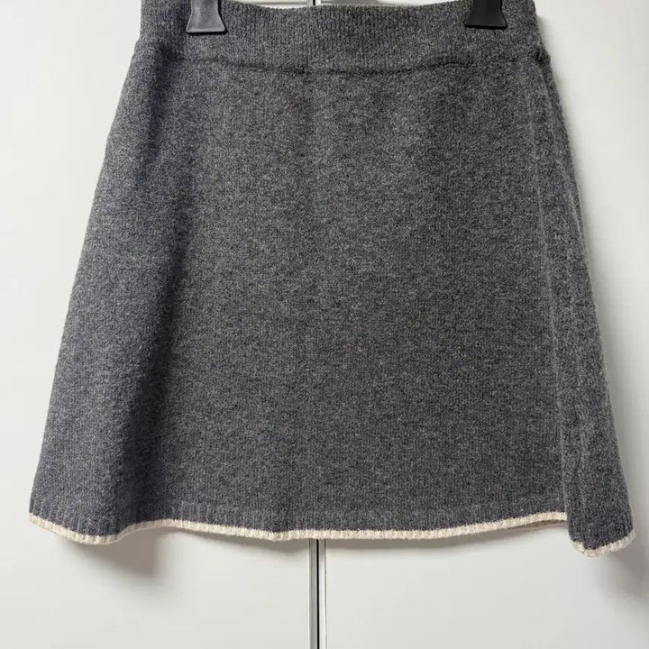 [BUNJANG] 8 Seconds Zigzag Skirt / 에잇세컨즈 치마 스커트 지그재그 에이블리 m