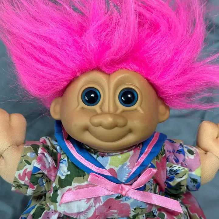 [BUNJANG] Vintage Floral Print Troll Doll (Soft Troll Plush) / 빈티지 꽃무늬 원피스 트롤 (소프트 트롤 인형)